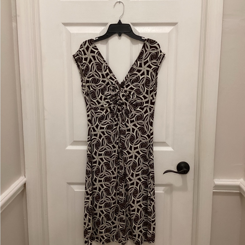Chic Black and White Geometric Midi Dress